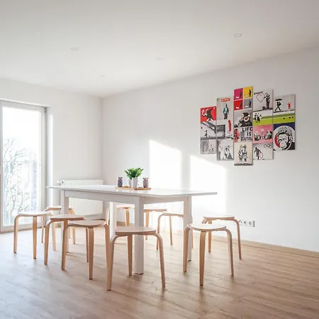 5 Nahe Hauptbahnhof,10 Betten,vollausgestattet,neu Saniert,parkplatz,dachterasse Apartment Cottbus