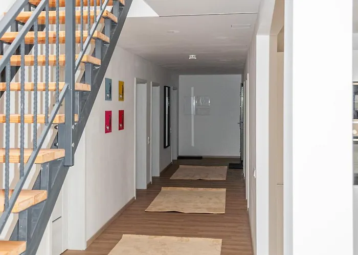 5 Nahe Hauptbahnhof,10 Betten,vollausgestattet,neu Saniert,parkplatz,dachterasse Cottbus