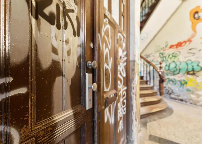 5 Nahe Hauptbahnhof,10 Betten,vollausgestattet,neu Saniert,parkplatz,dachterasse * Cottbus